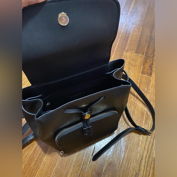 Kate Spade Kristi Medium Flap Backpack (9in H x 10in L - 5in W) [LIKE NEW] - Picture 5 of 9